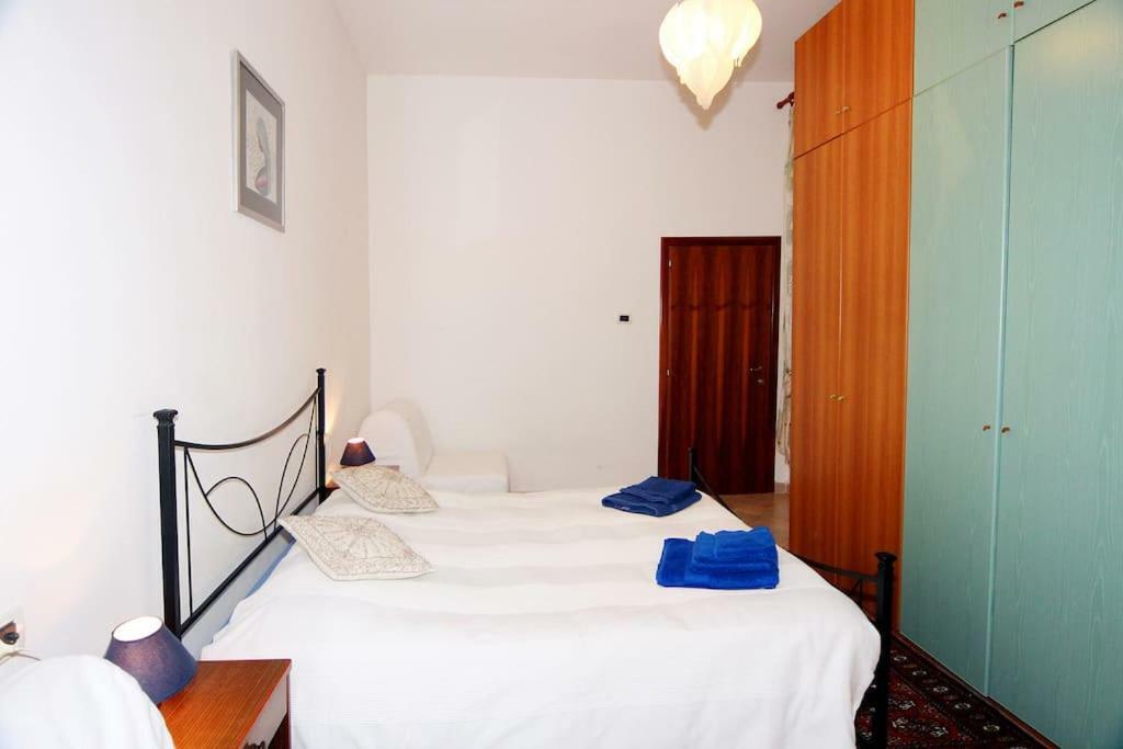 Casa Vacanza Lyudmyla Mestre Kültér fotó