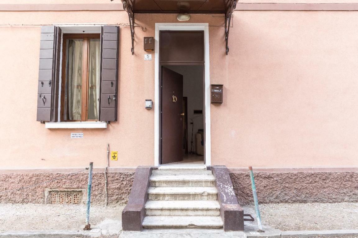 Casa Vacanza Lyudmyla Mestre Kültér fotó
